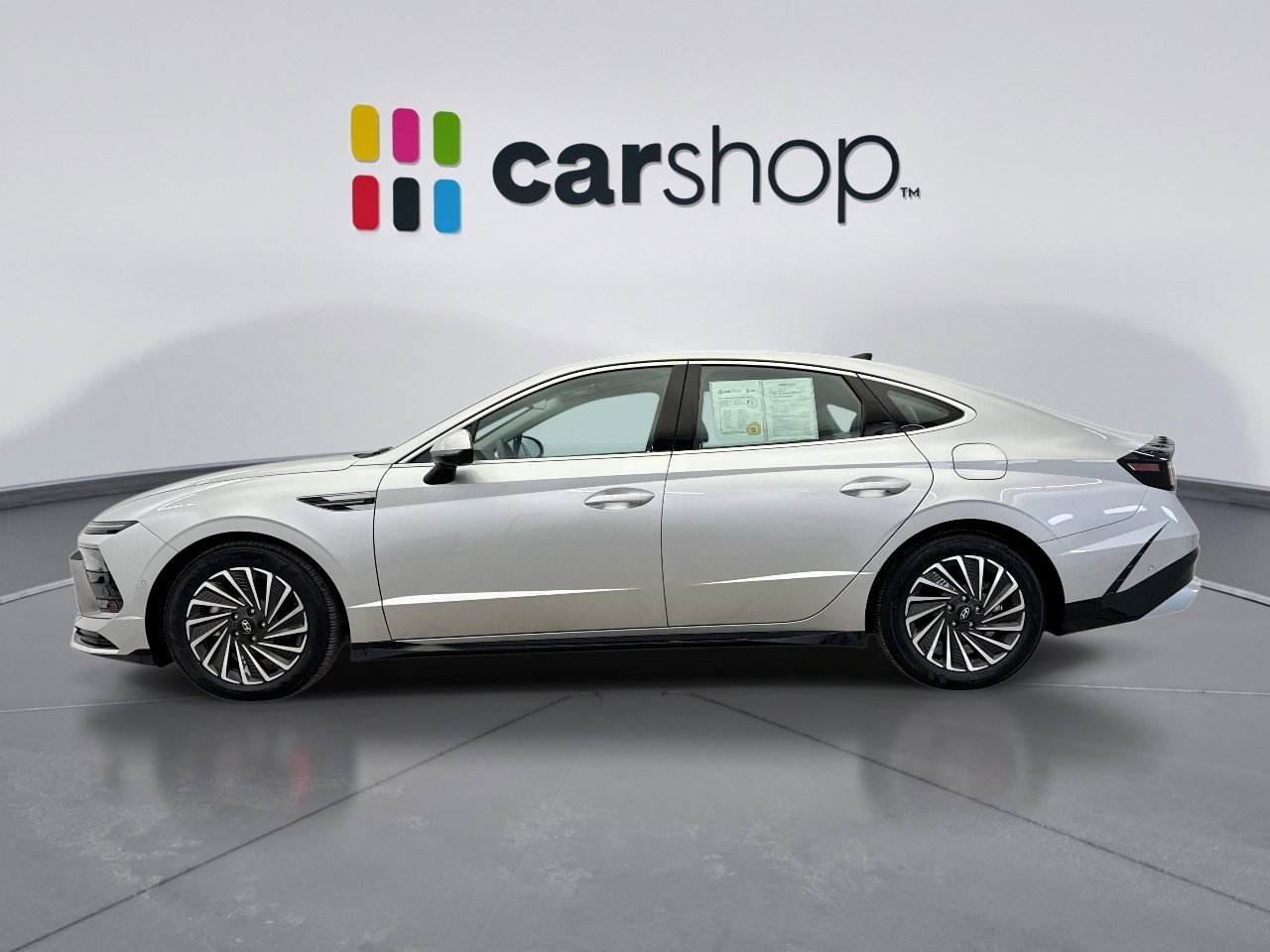 Used 2025 Hyundai Sonata Limited image 2