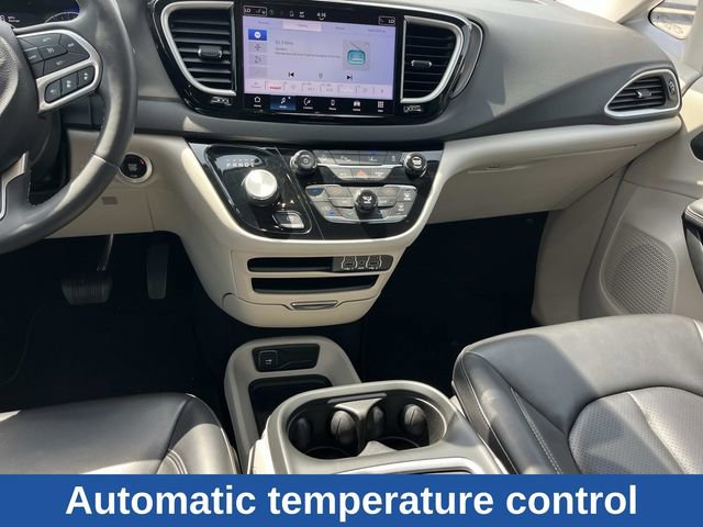 Used 2023 Chrysler Pacifica Touring-L FWD image 20