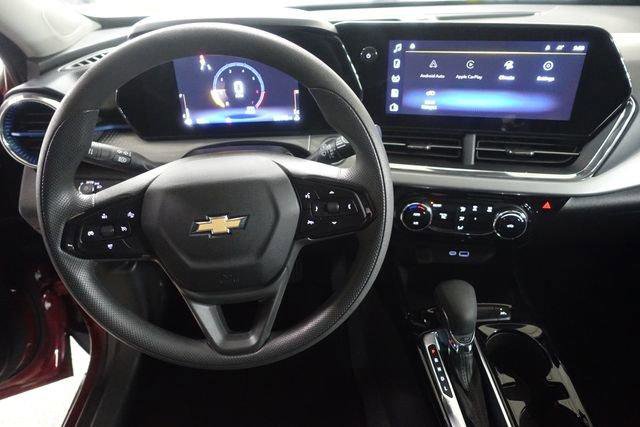 New 2025 Chevrolet Trax LT FWD image 11