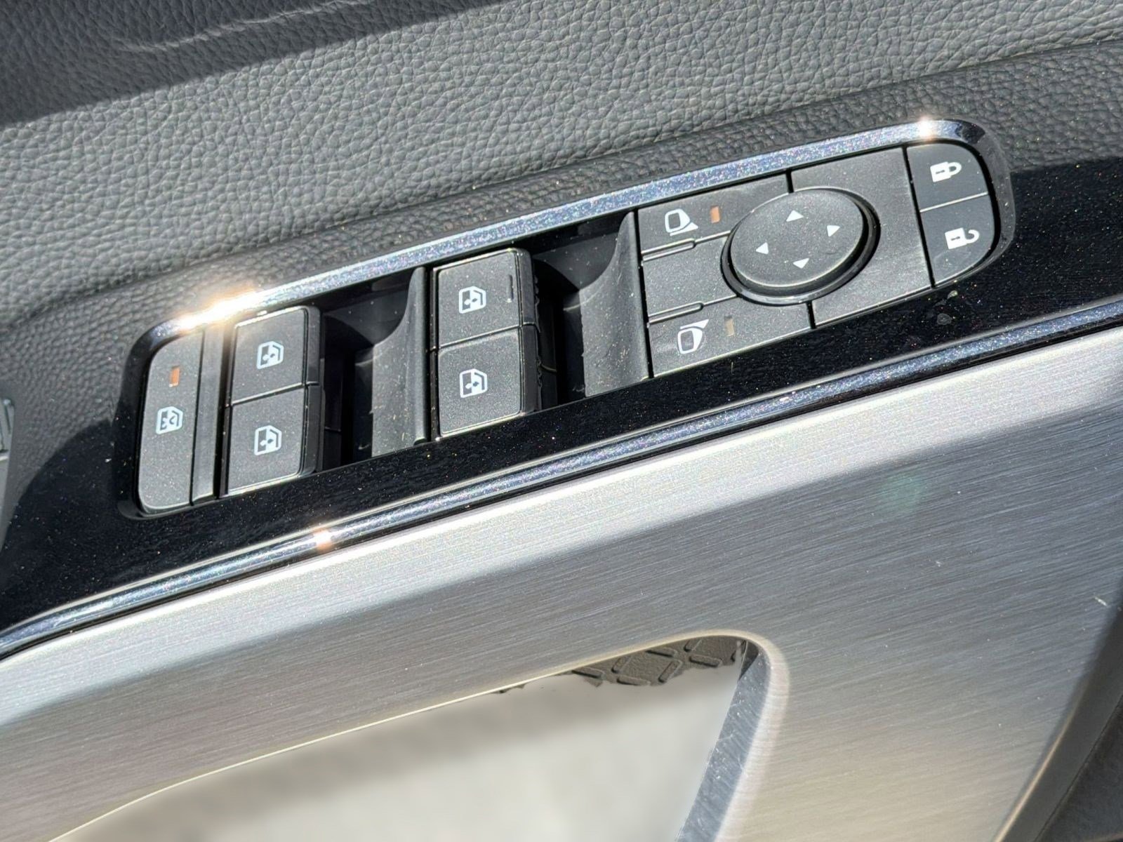 New 2026 Nissan Pathfinder SL image 13