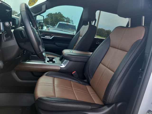Used 2025 Chevrolet Silverado 3500 High Country w/ Technology Package AWD/4WD image 19