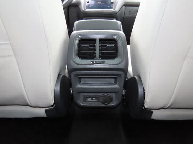 Used 2021 Volkswagen Tiguan SEL w/ 3rd Row Seat Package AWD/4WD image 27