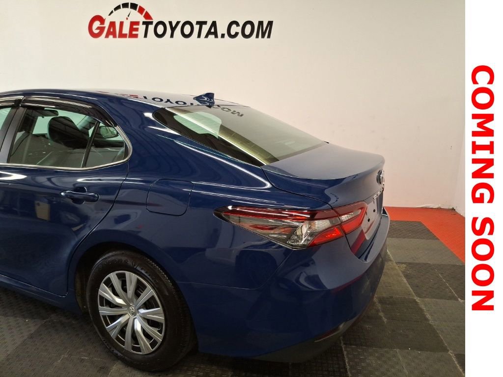 Used 2023 Toyota Camry LE image 5