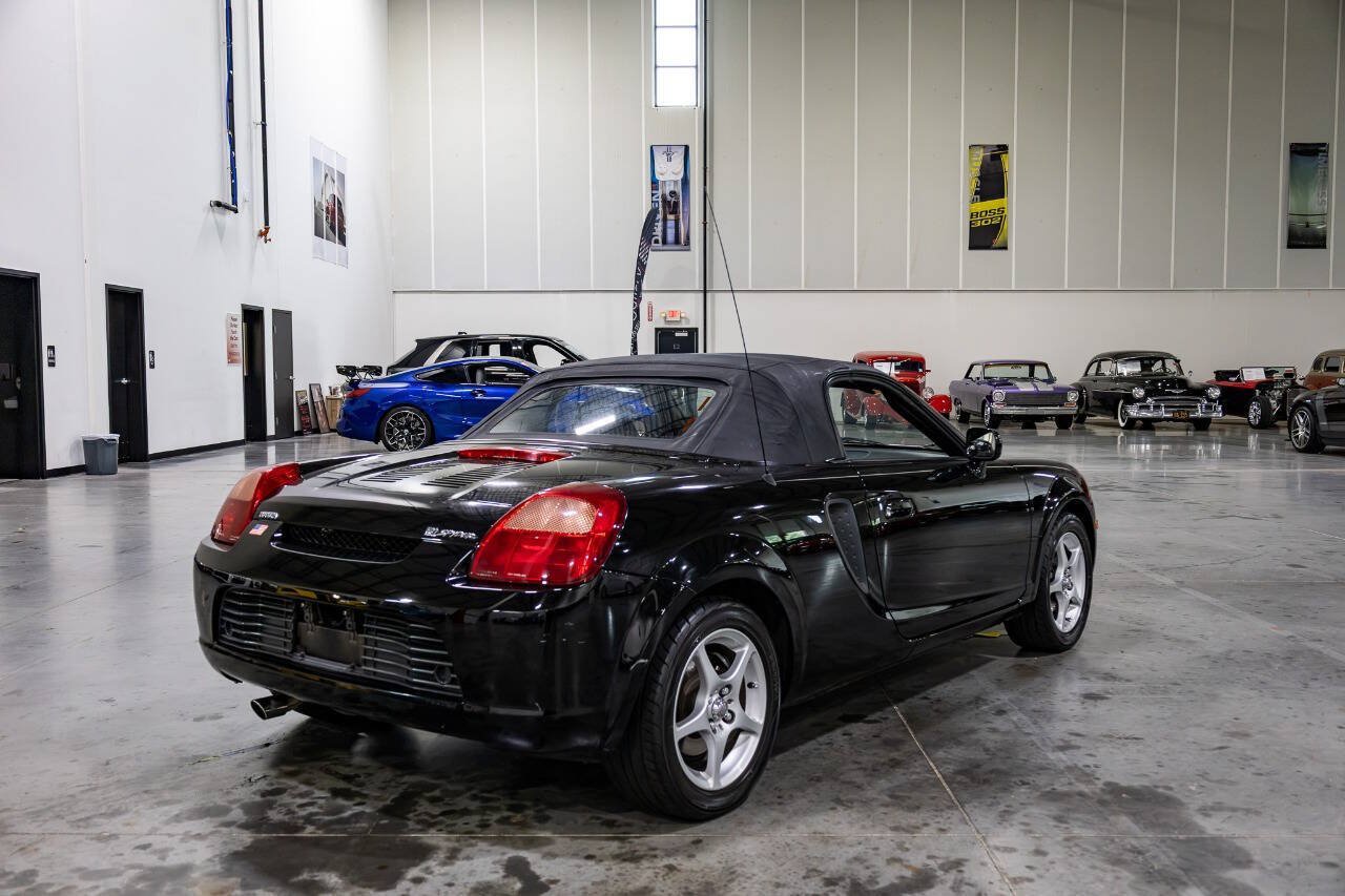 Used 2000 Toyota MR2 RWD image 22