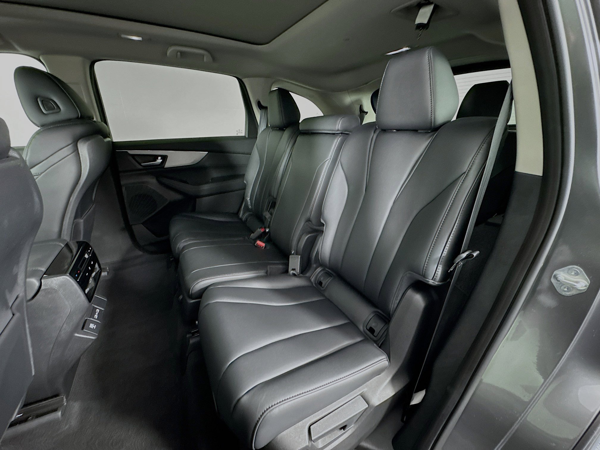 Used 2023 Acura MDX FWD image 24