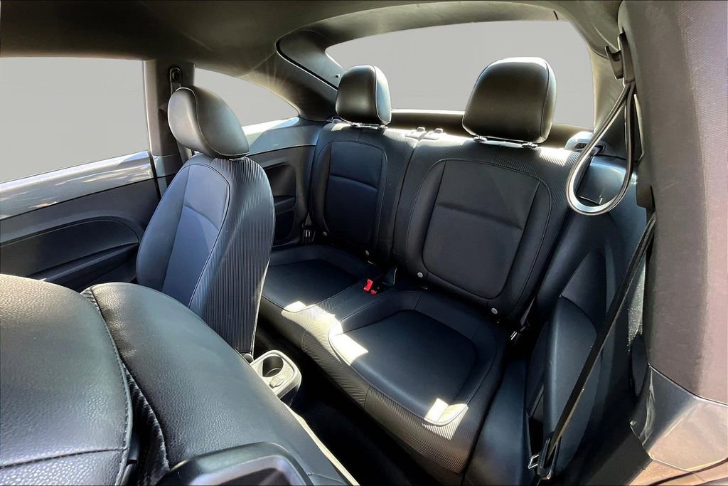 Used 2014 Volkswagen Beetle 2.5 image 20