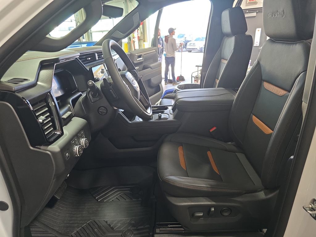 New 2026 GMC Sierra 1500 AT4 w/ AT4 Premium Package AWD/4WD image 14