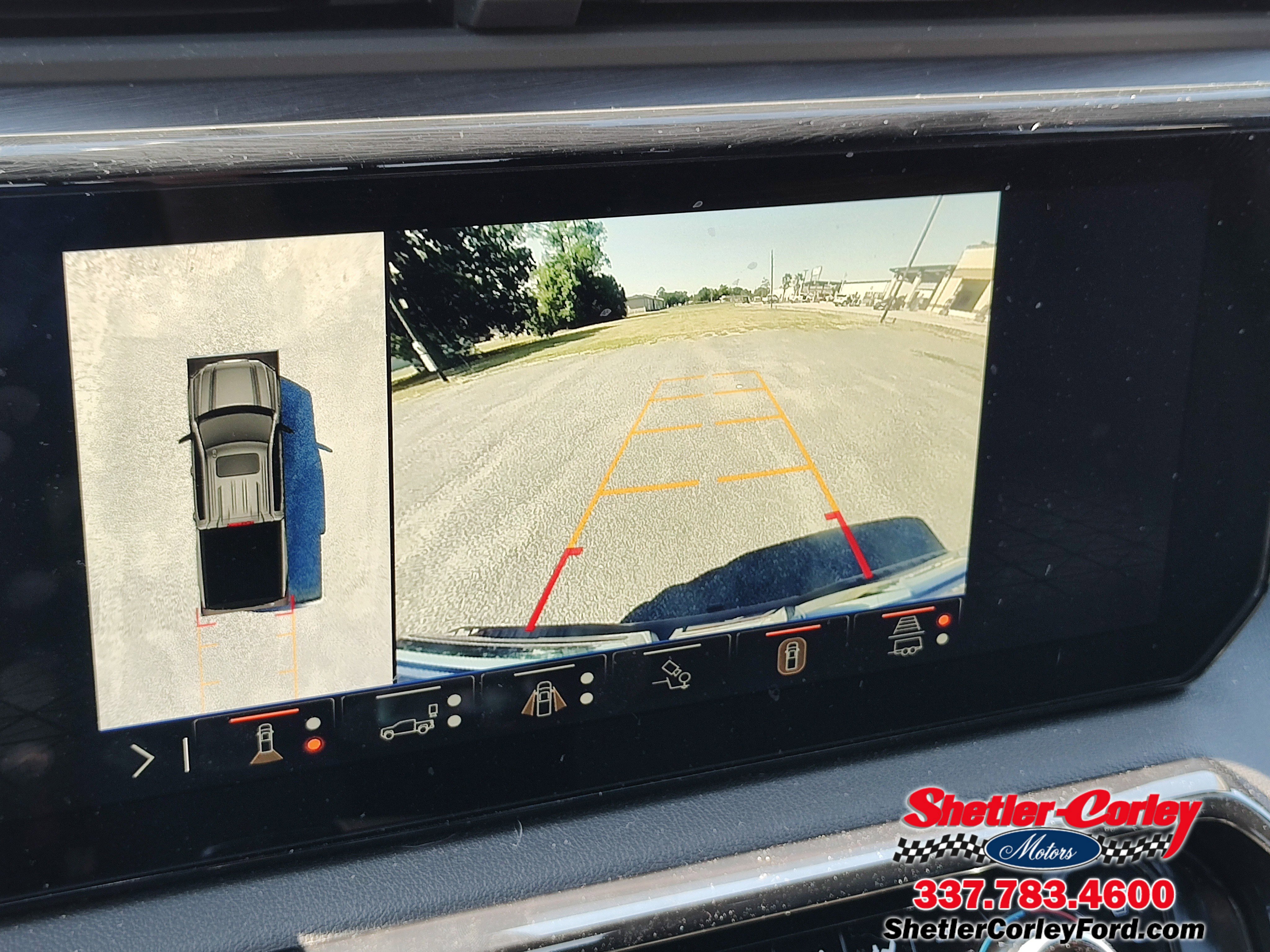 Used 2024 GMC Sierra 1500 AT4 w/ Technology Package image 29