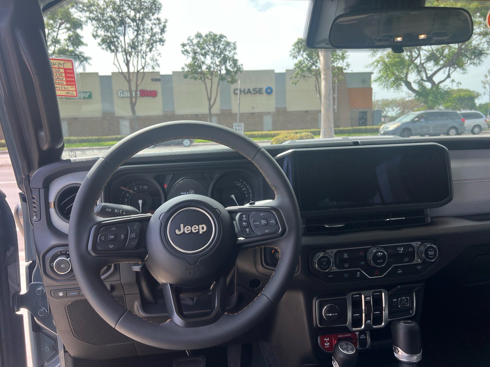 Used 2024 Jeep Wrangler Unlimited AWD/4WD image 18