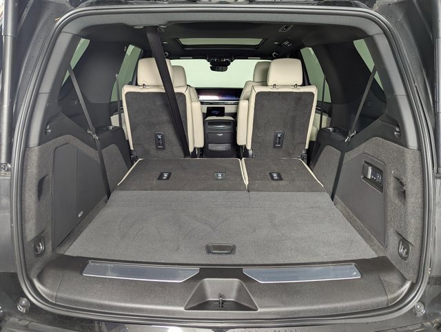 Used 2025 Cadillac Escalade Sport image 21