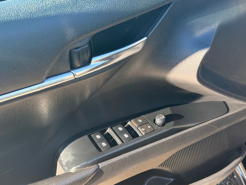 Used 2020 Toyota Camry SE image 22