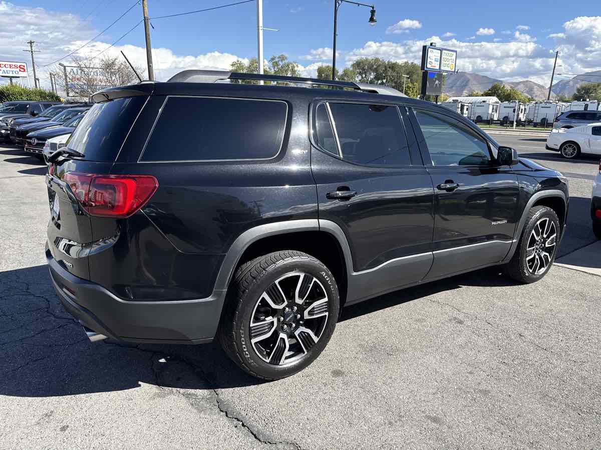 Used 2019 GMC Acadia SLT w/ Black Edition image 5