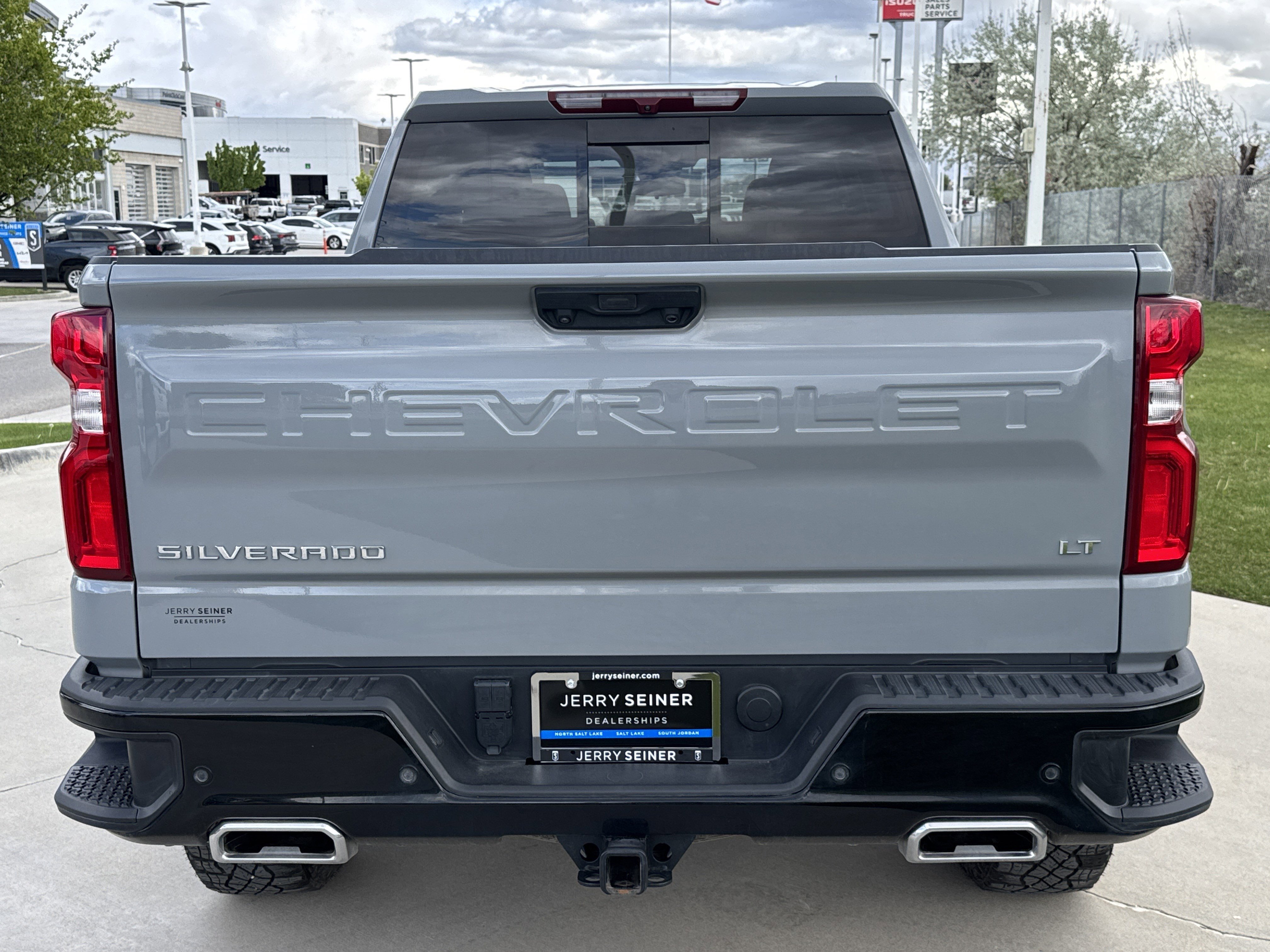 Used 2024 Chevrolet Silverado 1500 LT Trail Boss w/ Convenience Package II AWD/4WD image 4