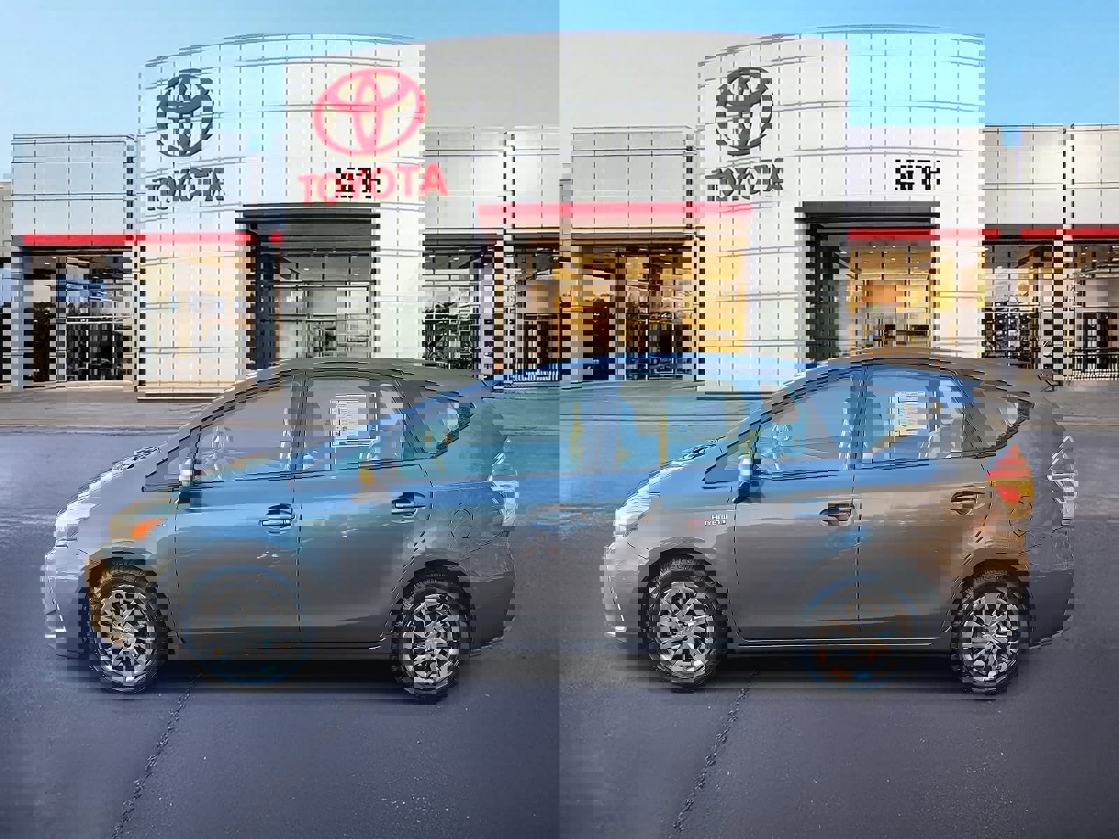 Used 2016 Toyota Prius V Three image 7