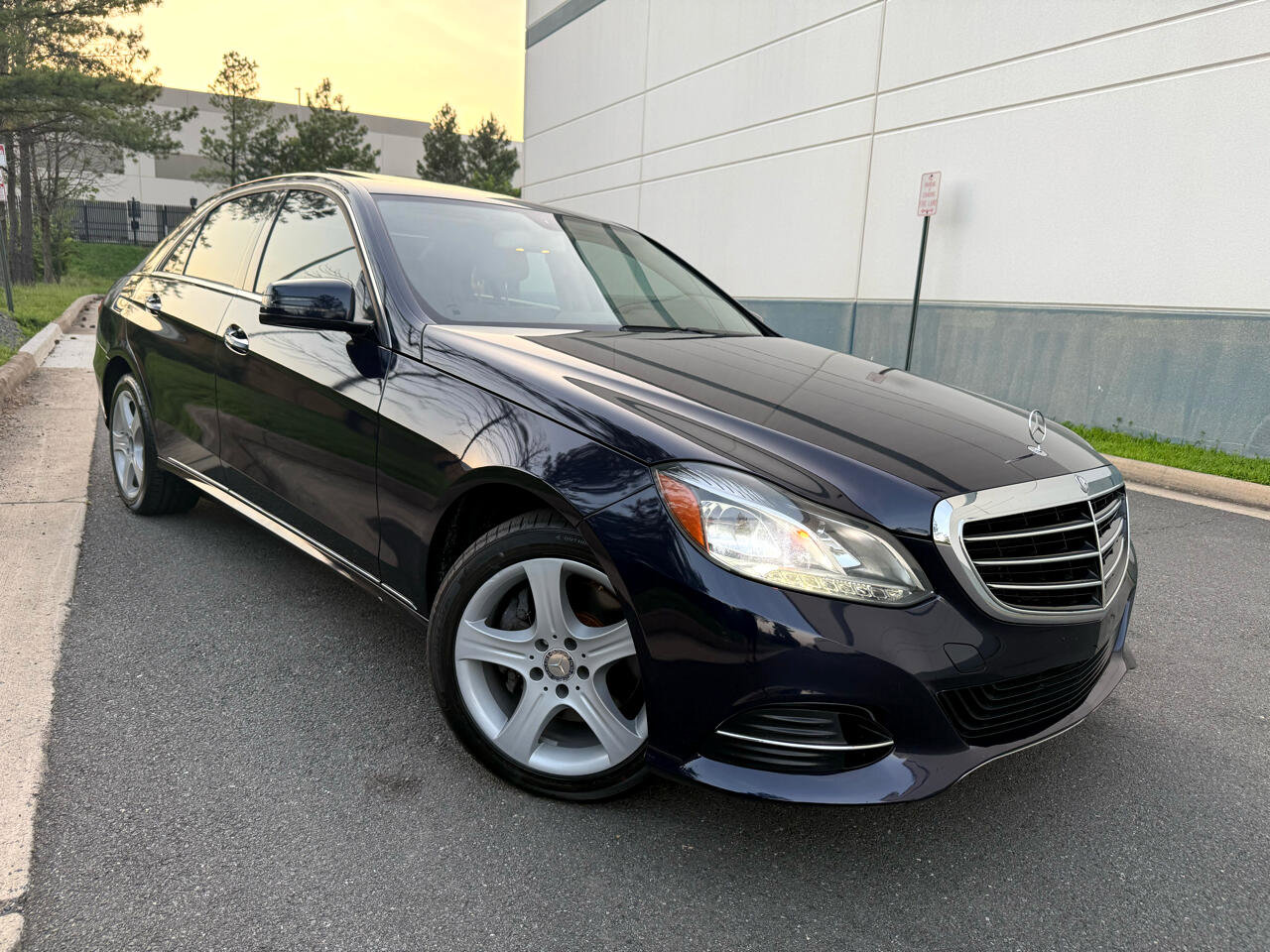 Used 2015 Mercedes-Benz E 350 4MATIC Sedan image 1