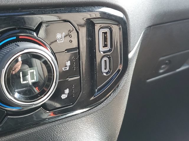 Used 2025 Chevrolet Silverado 1500 High Country AWD/4WD image 18