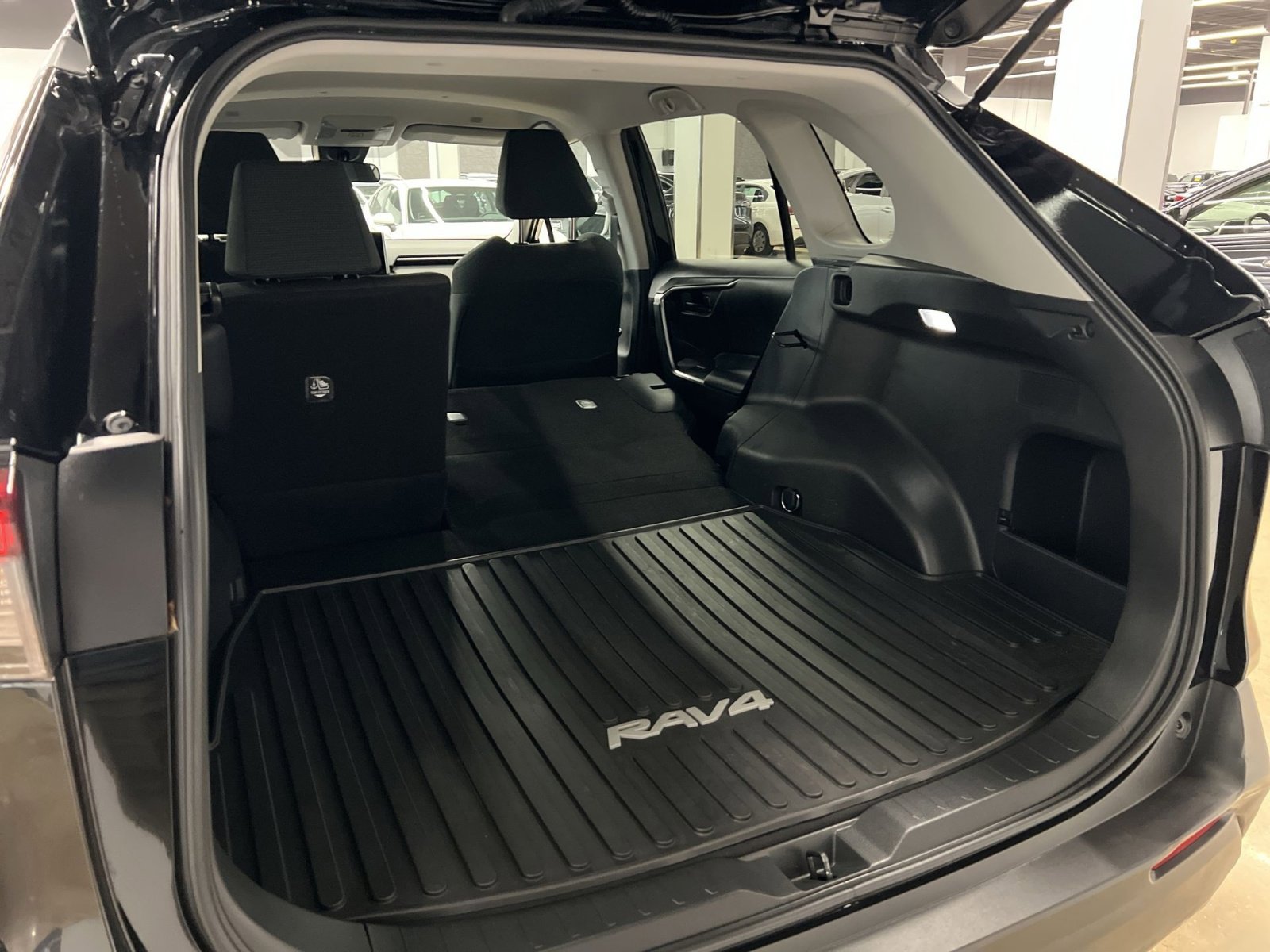 Used 2024 Toyota RAV4 LE image 22