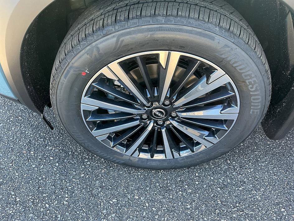 New 2026 Nissan Pathfinder Platinum image 7