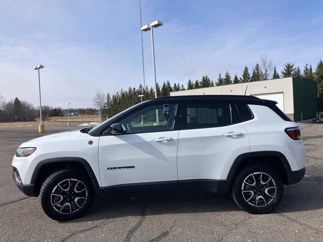 Used 2025 Jeep Compass Trailhawk image 26