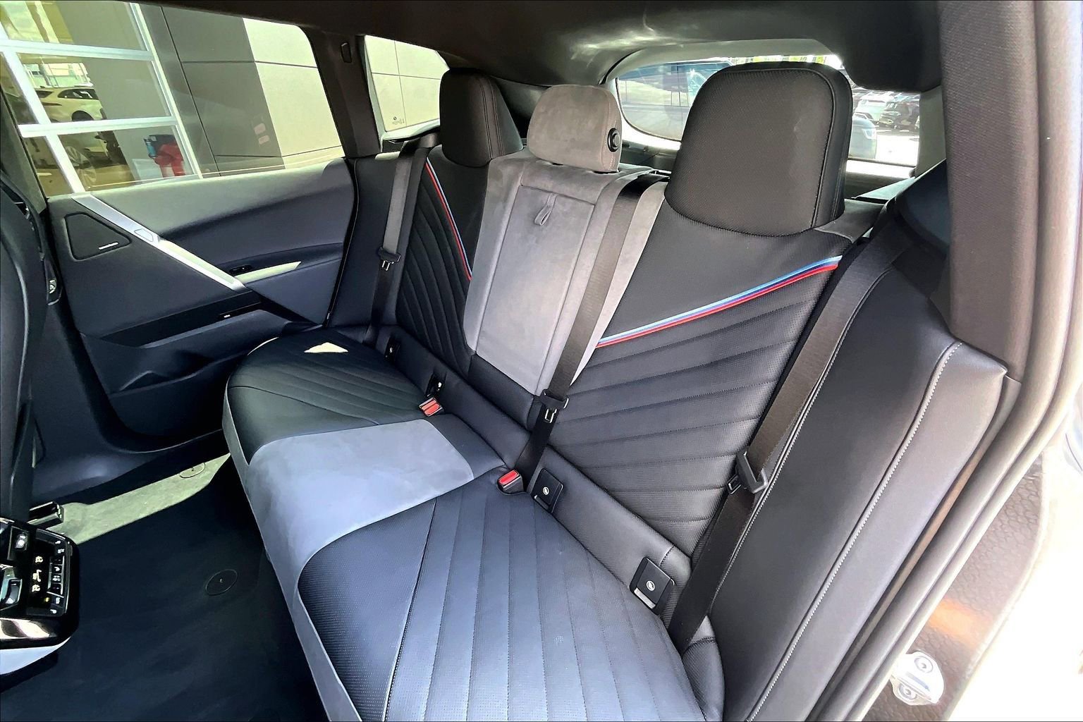 Used 2026 BMW iX xDrive45 w/ M Sport Package image 25