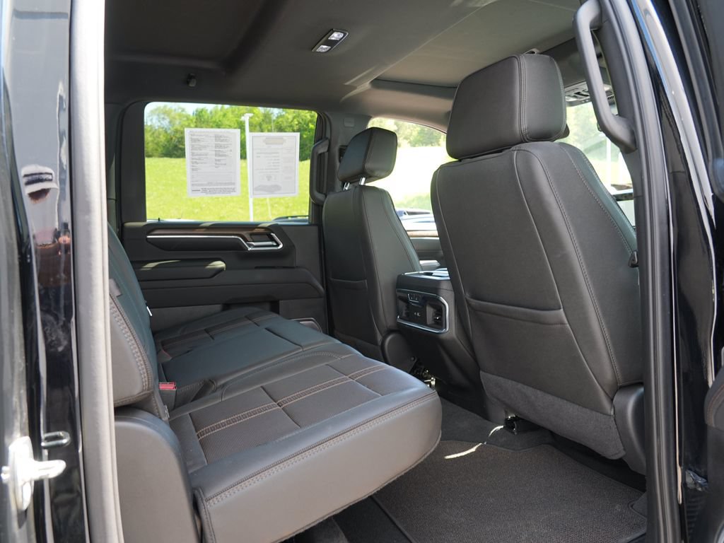 Used 2024 Chevrolet Silverado 3500 High Country w/ High Country Premium Package AWD/4WD image 28