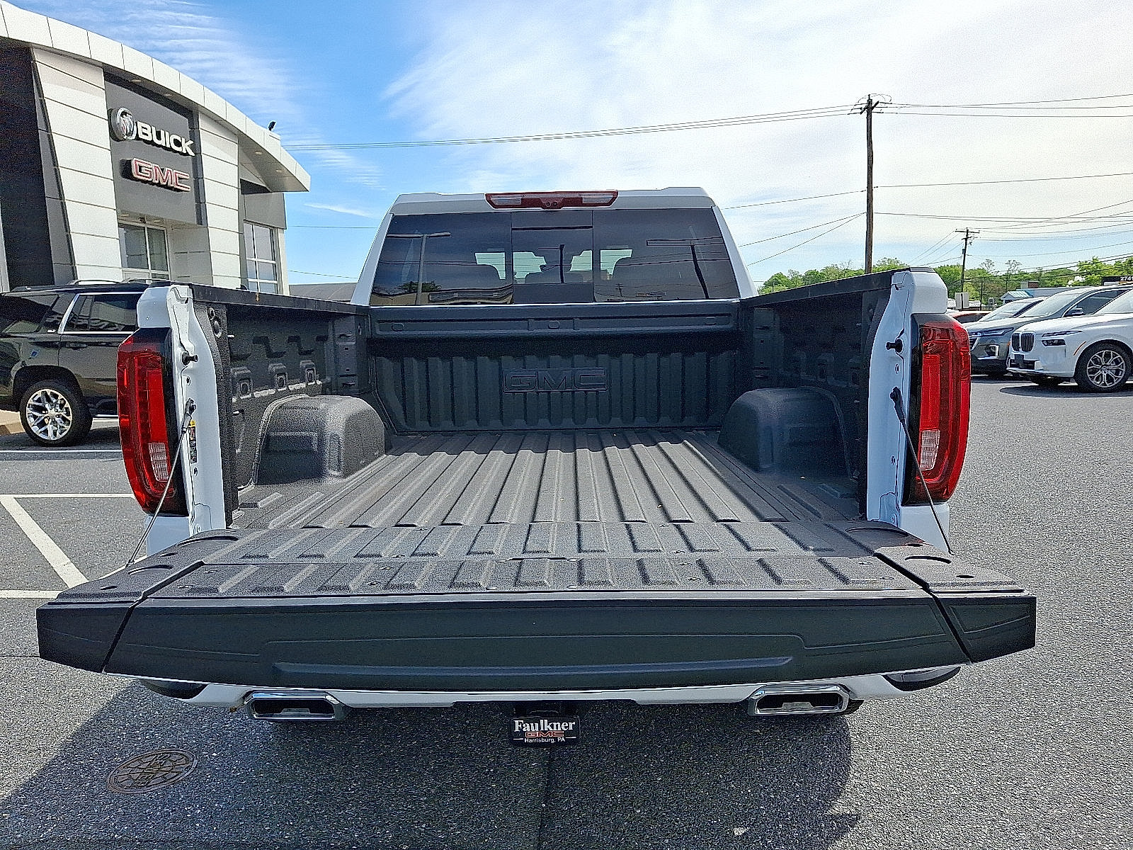 Used 2025 GMC Sierra 1500 AT4 w/ Technology Package AWD/4WD image 35