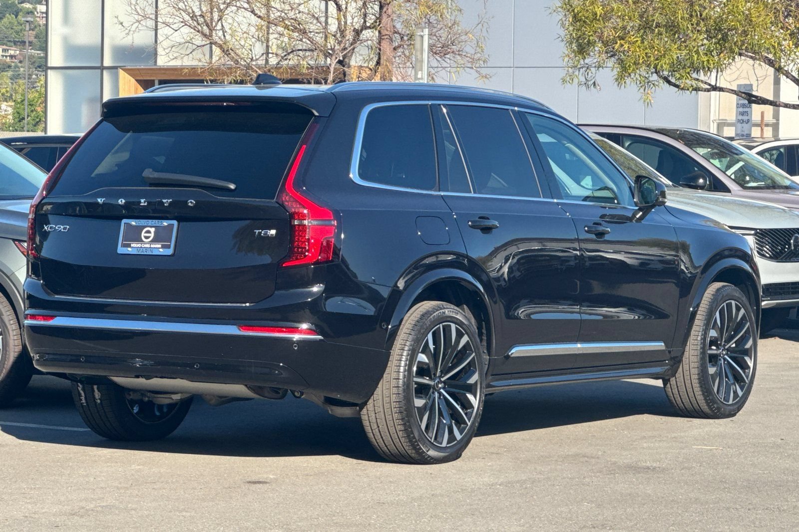 New 2026 Volvo XC90 T8 Ultra w/ Lounge Package AWD/4WD image 2
