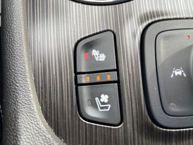 Used 2023 GMC Acadia SLT w/ Preferred Package FWD image 26