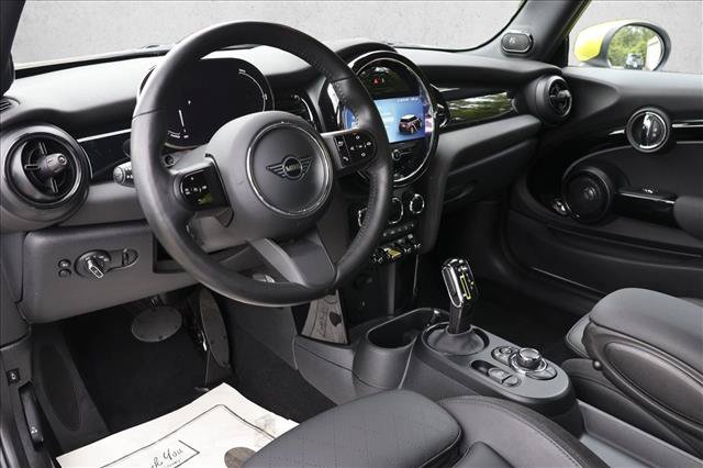 Used 2024 MINI Cooper SE w/ Signature Upholstery Package FWD image 10