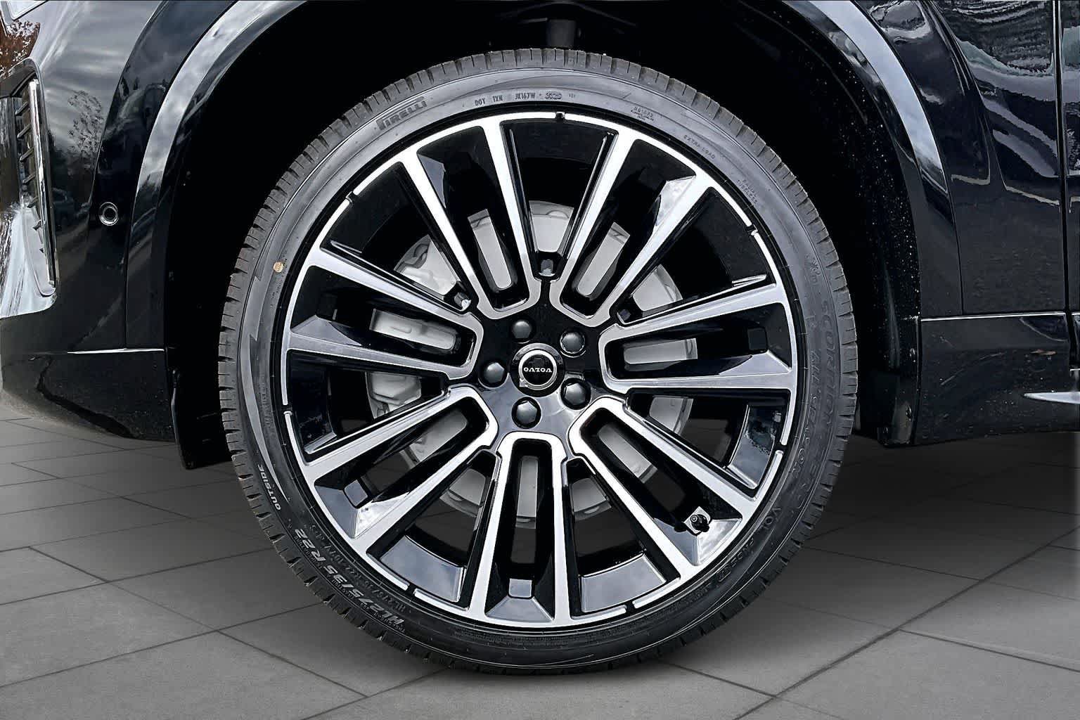 New 2026 Volvo XC90 B6 Plus w/ Protection Package Premier AWD/4WD image 16