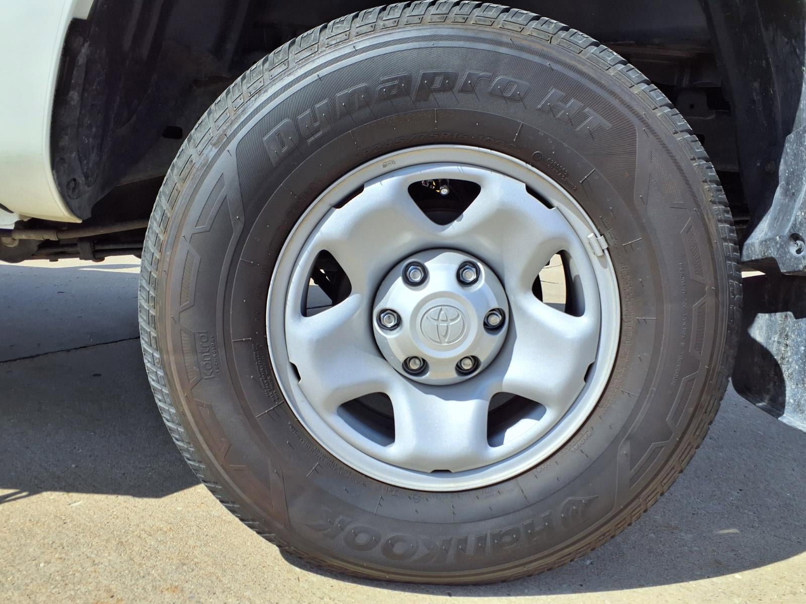 Used 2023 Toyota Tacoma SR AWD/4WD image 35