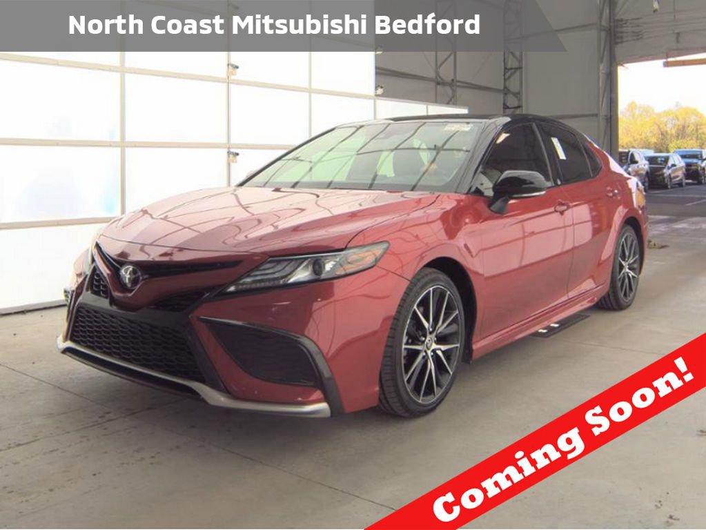 Used 2023 Toyota Camry XSE FWD image 1