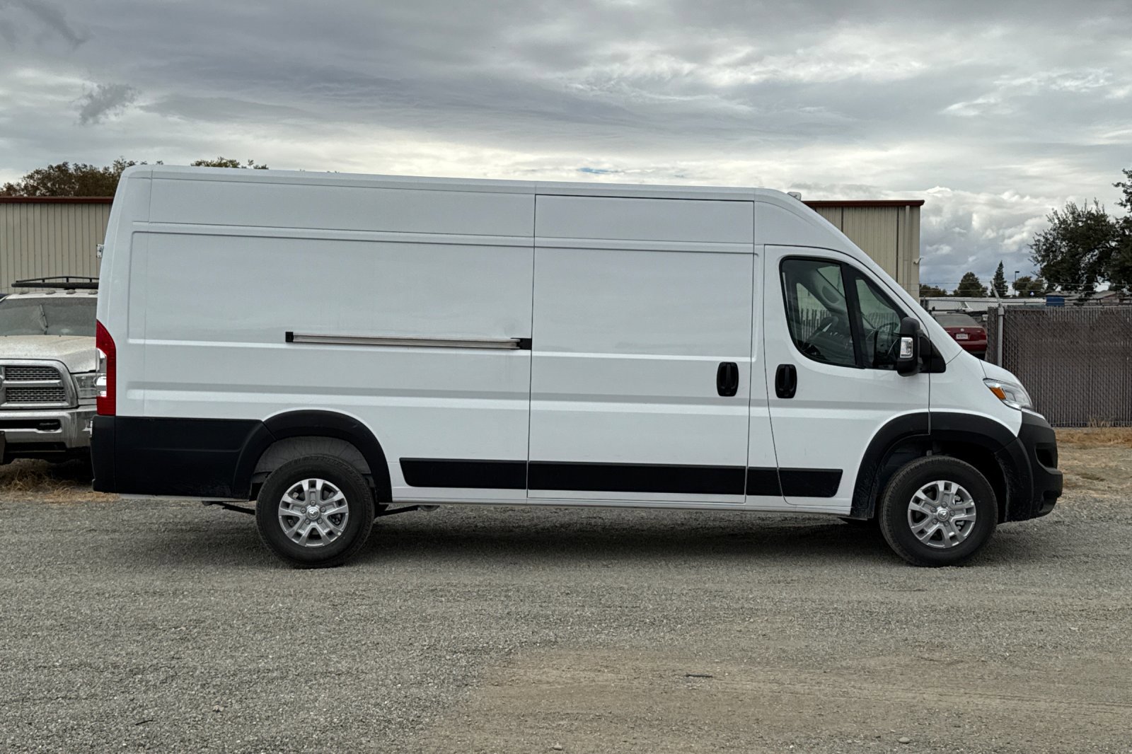 New 2026 RAM ProMaster 3500 w/ Quick Order Package 22G SLT image 2
