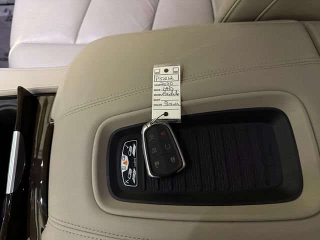 Used 2020 Cadillac Escalade Premium Luxury w/ LPO, Radiant Package AWD/4WD image 26