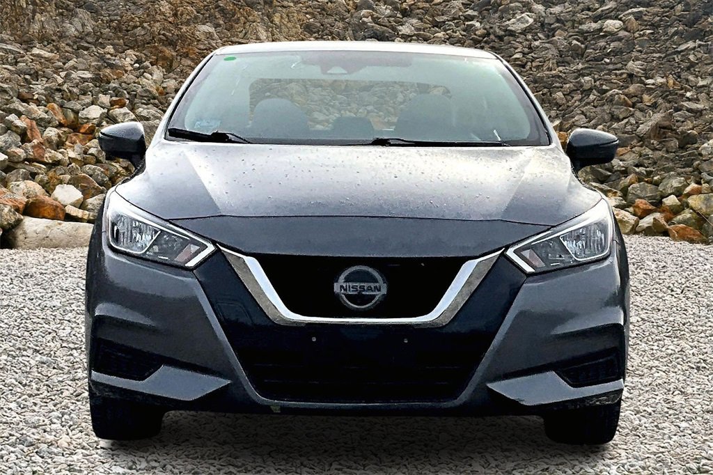 Used 2021 Nissan Versa SV image 3