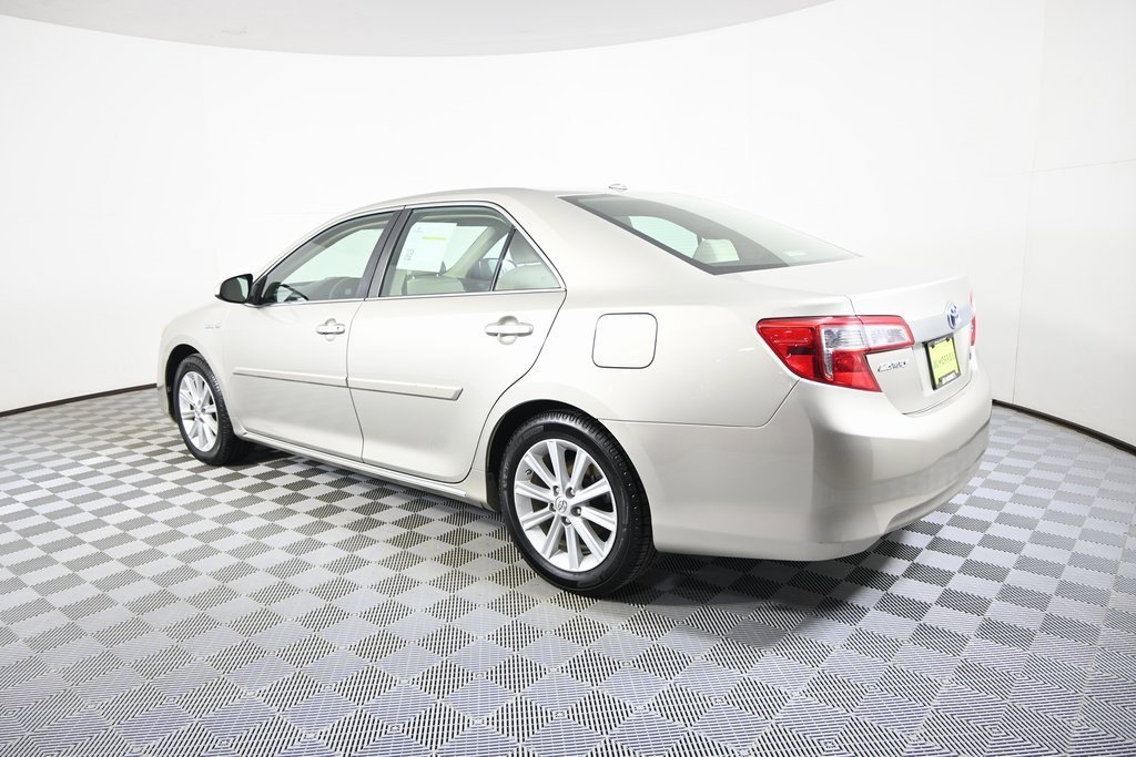 Used 2014 Toyota Camry LE image 4