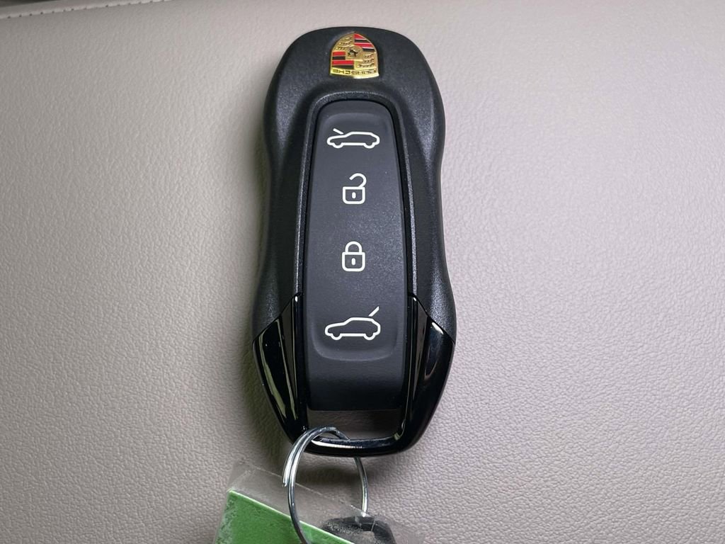 New 2026 Porsche Macan 4 Electric image 46