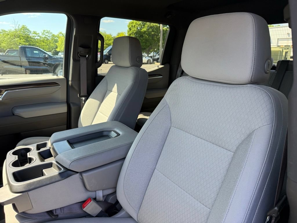 Used 2025 Chevrolet Silverado 1500 LT AWD/4WD image 10