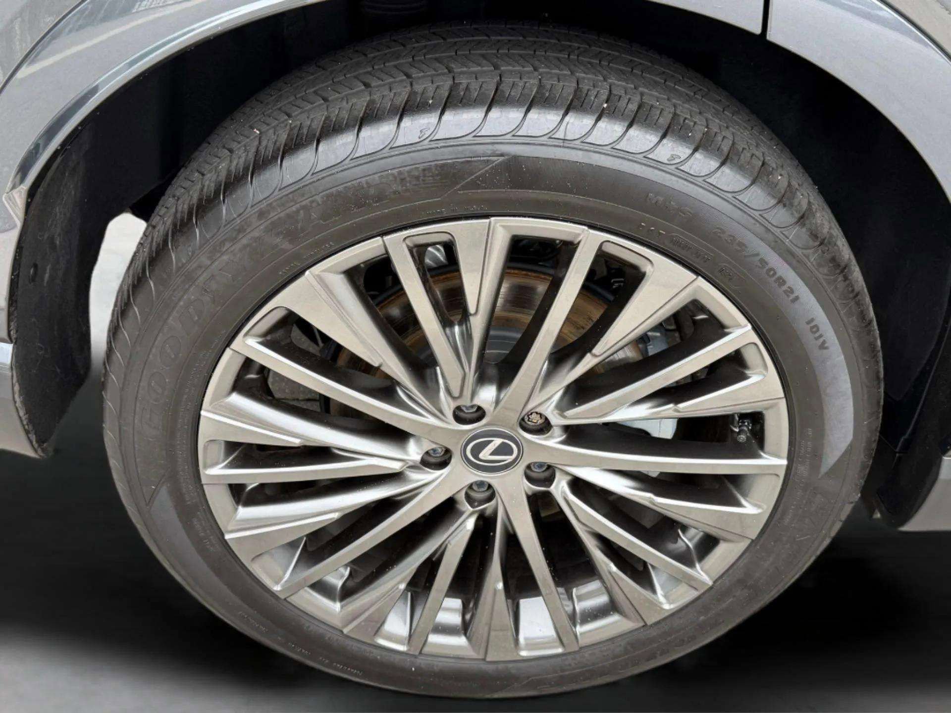 Used 2024 Lexus RX 350 FWD image 26