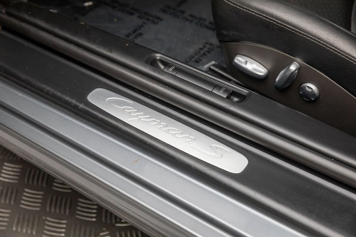 Used 2006 Porsche Cayman S image 40