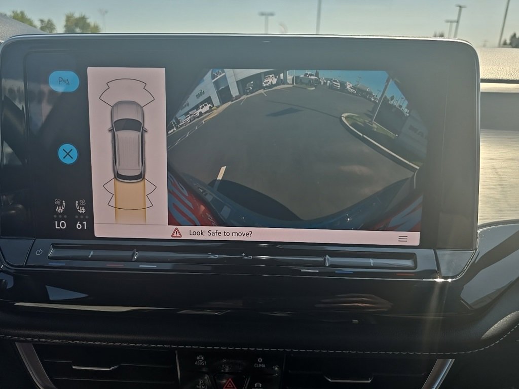 Used 2024 Volkswagen Atlas Cross Sport SE image 39