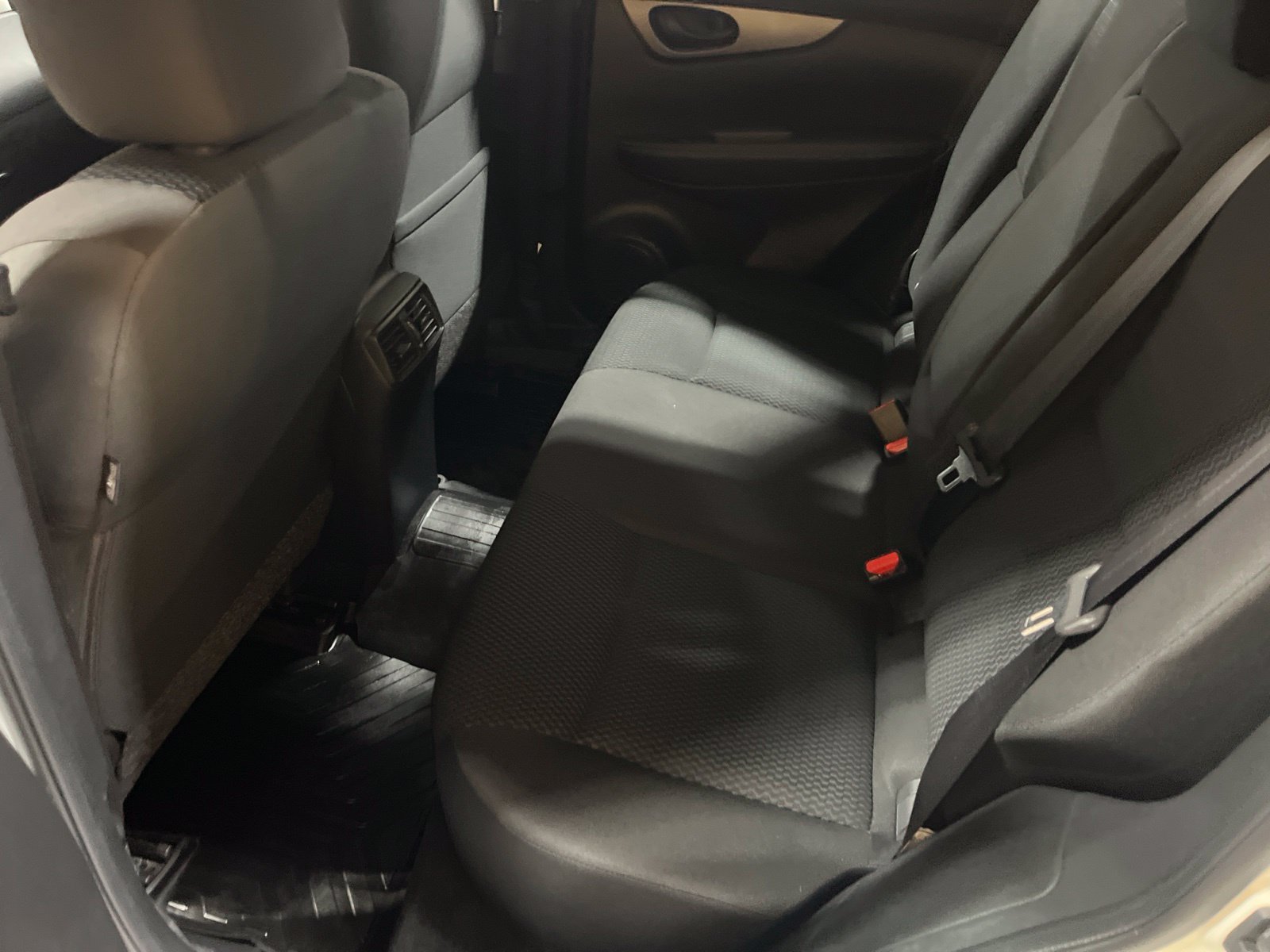 Used 2018 Nissan Rogue Sport S w/ S Appearance Package AWD/4WD image 14
