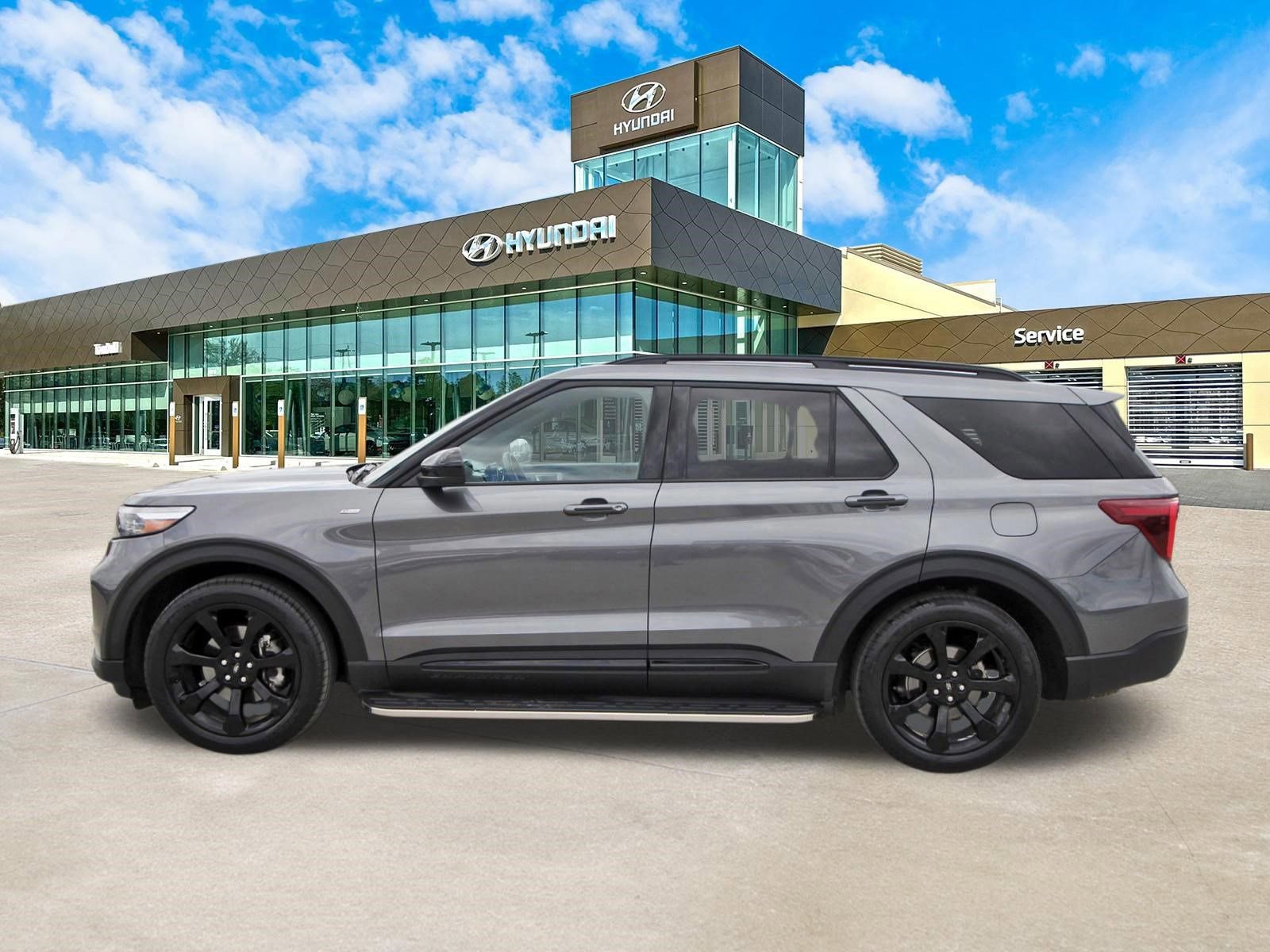 Used 2024 Ford Explorer ST-Line w/ Class IV Trailer Tow Package image 9