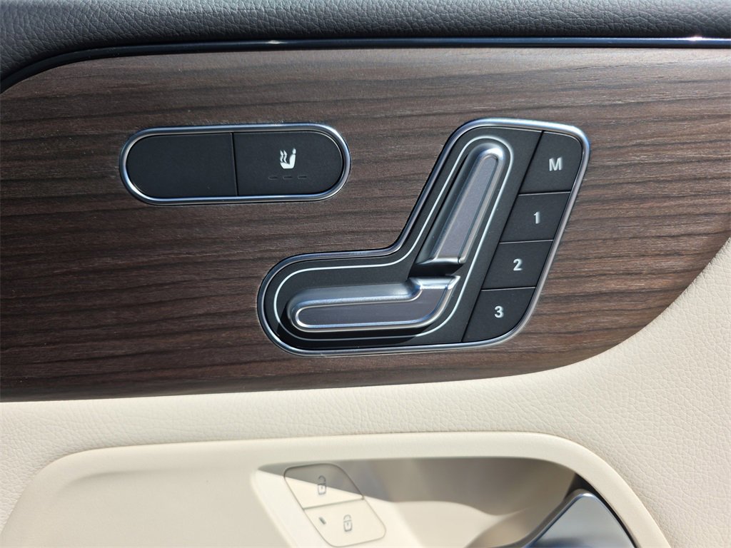 New 2026 Mercedes-Benz GLB 250 4MATIC image 17