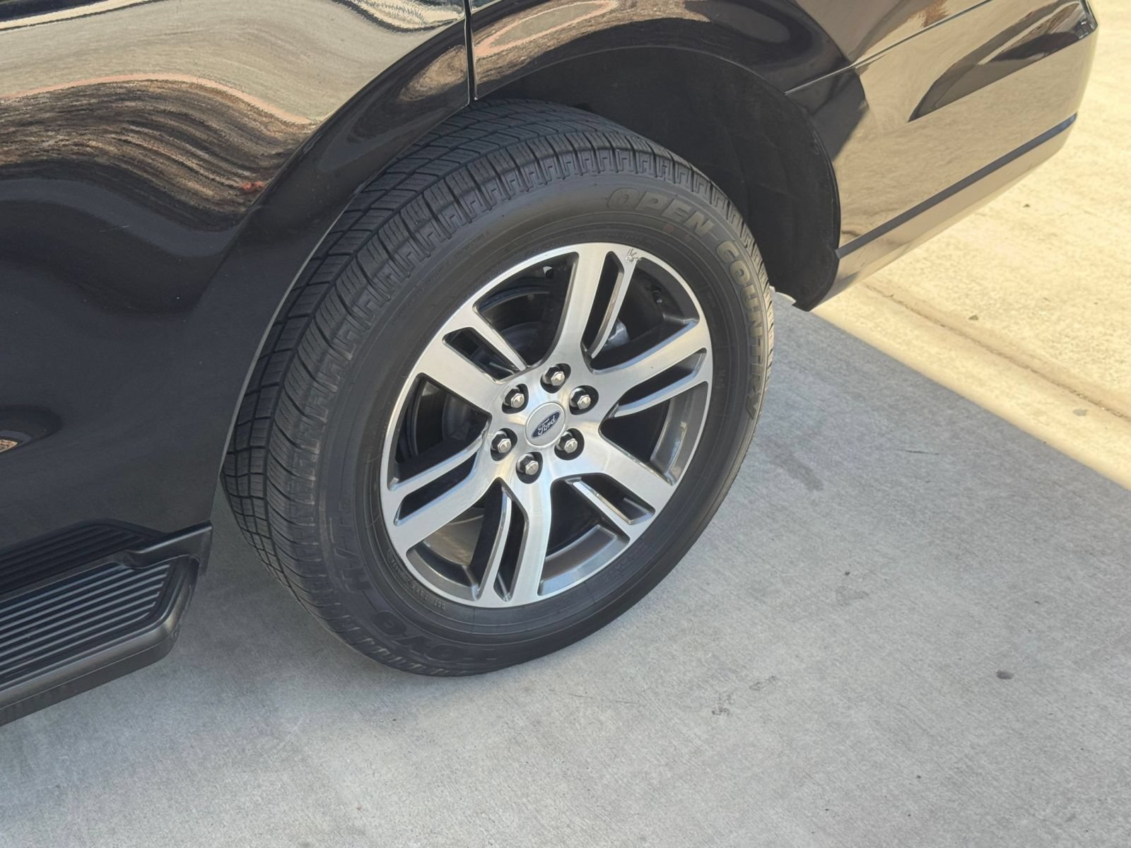 Used 2024 Ford Expedition Limited AWD/4WD image 34