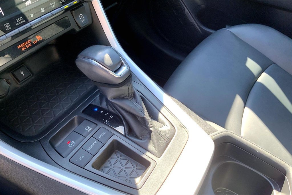 Used 2021 Toyota RAV4 XLE Premium FWD image 18