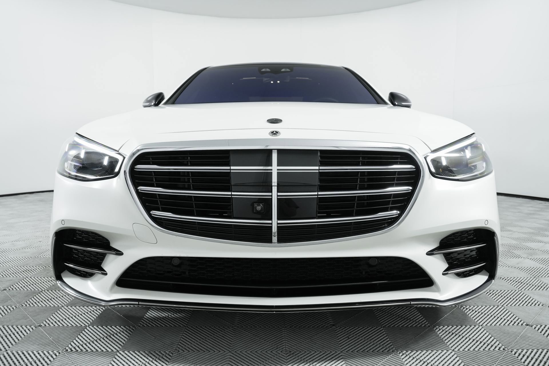 Used 2023 Mercedes-Benz S 500 4MATIC w/ AMG Line image 13