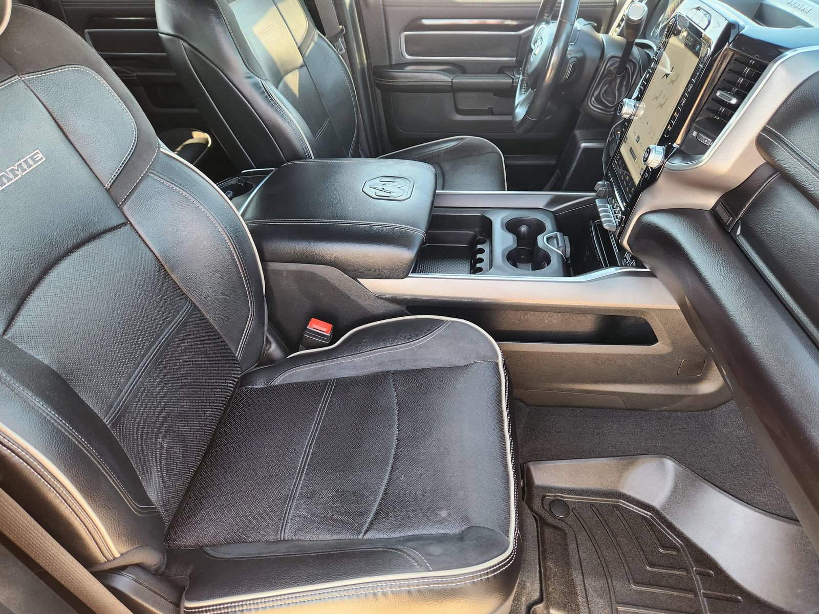 Used 2022 RAM 3500 Laramie AWD/4WD image 18