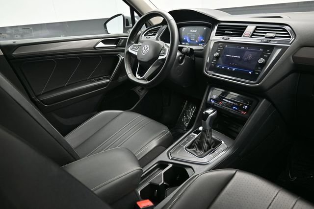 Used 2024 Volkswagen Tiguan SE FWD image 19