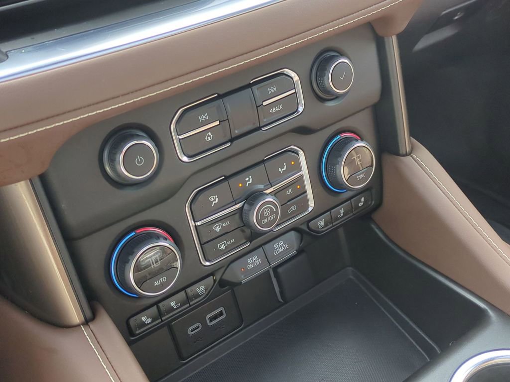 Used 2024 Chevrolet Tahoe High Country w/ Premium Package image 21